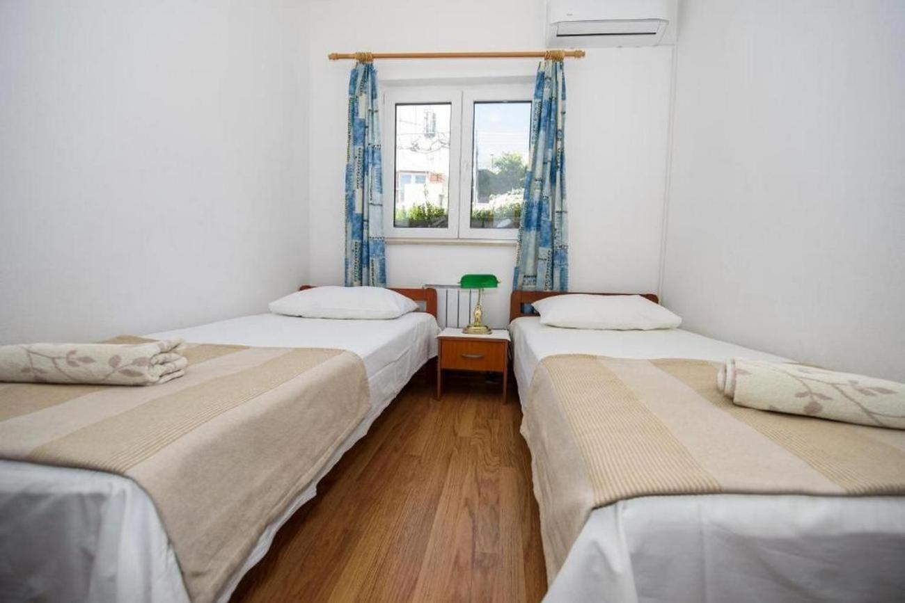 Apartments By The Sea Suhi Potok, Omis - 14555 Jesenice  Kamer foto