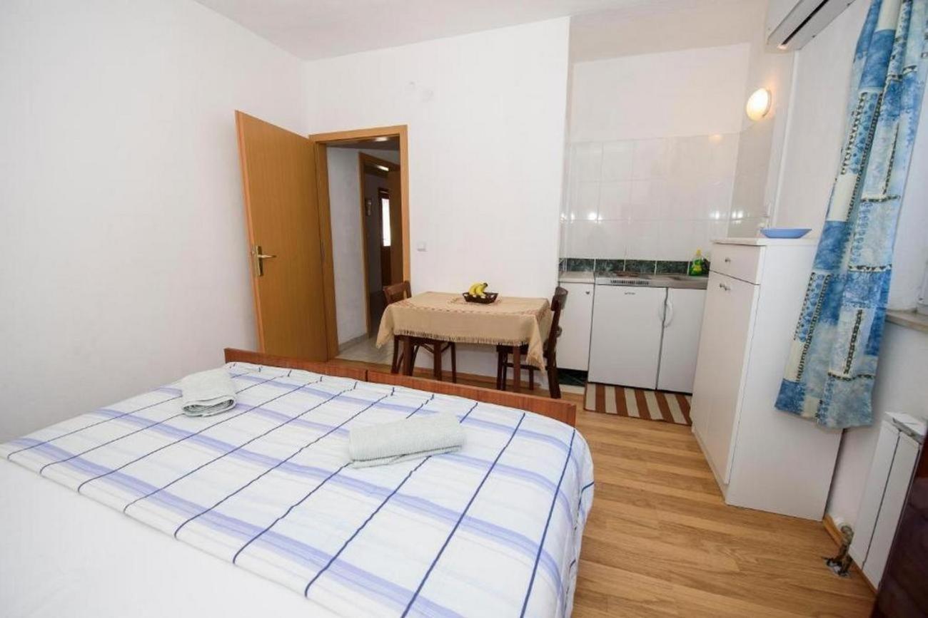 Apartments By The Sea Suhi Potok, Omis - 14555 Jesenice  Kamer foto