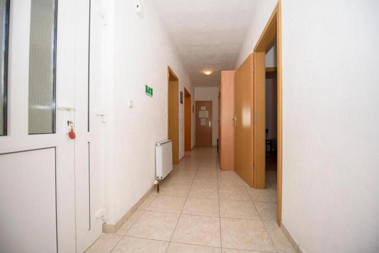 Apartments By The Sea Suhi Potok, Omis - 14555 Jesenice  Buitenkant foto