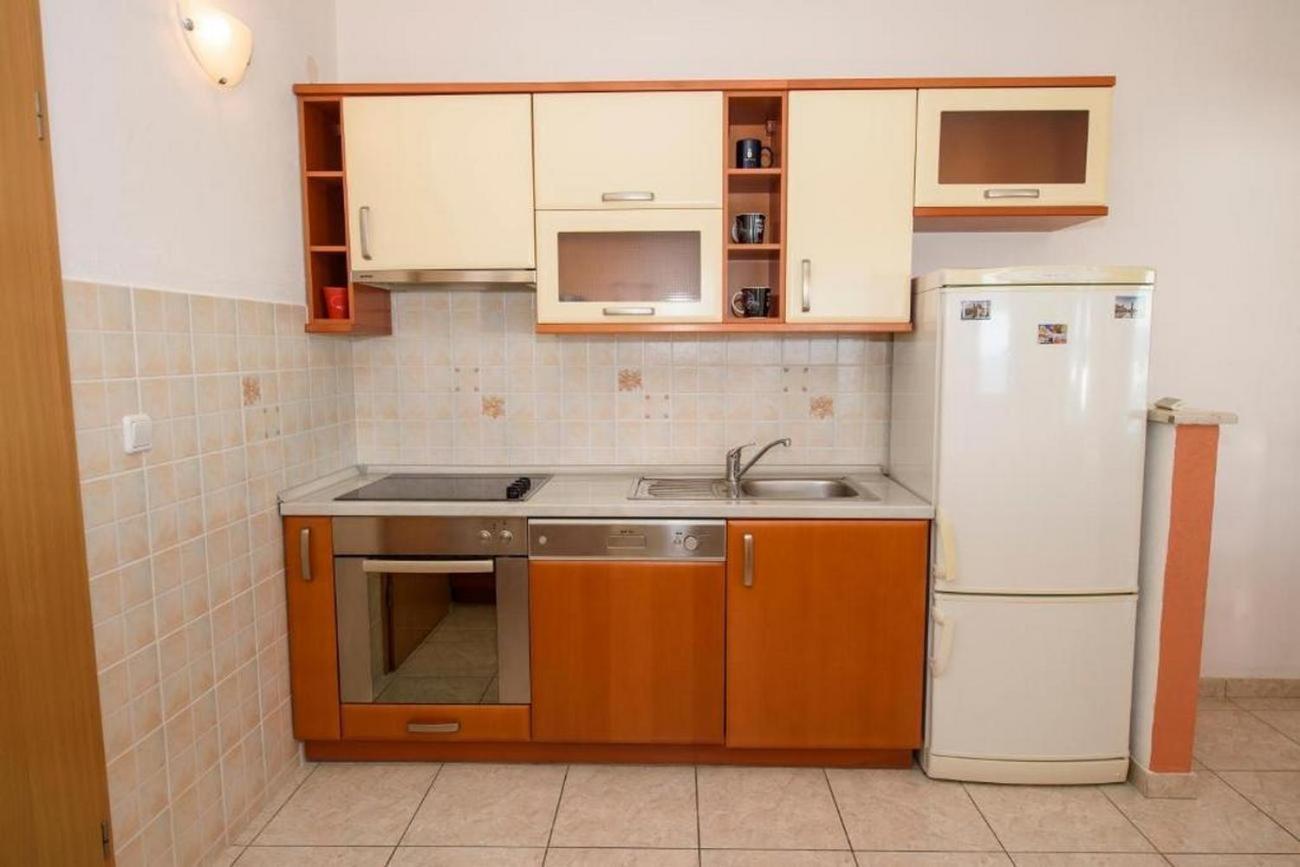 Apartments By The Sea Suhi Potok, Omis - 14555 Jesenice  Buitenkant foto
