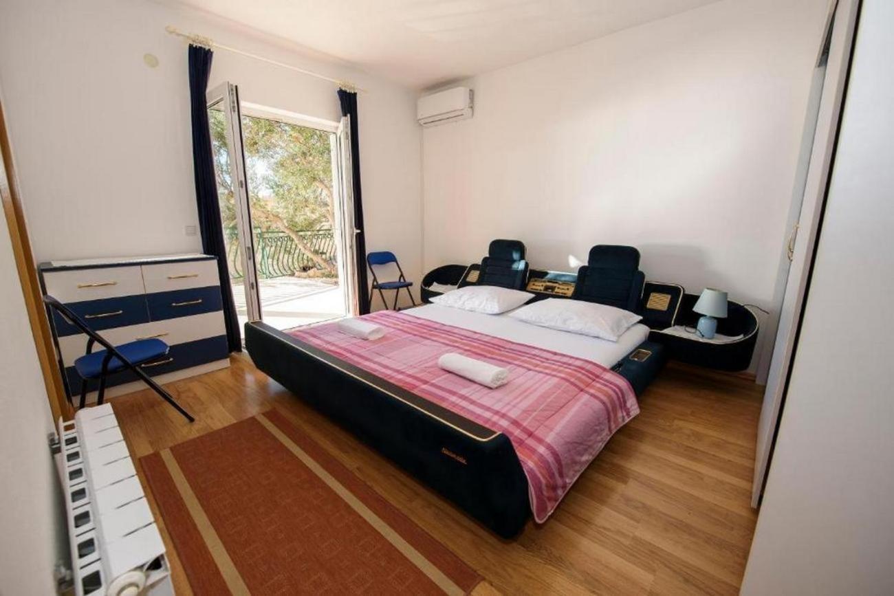 Apartments By The Sea Suhi Potok, Omis - 14555 Jesenice  Buitenkant foto